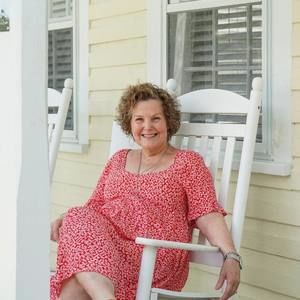 Meet your Posher, Holly